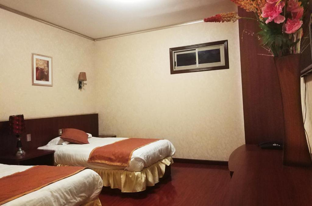 Hotel 198 ซานติอาโก ภายนอก รูปภาพ